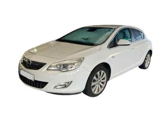 Centralita motor opel 124529 55577674 astra j lim.