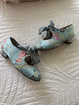 Traje Valenciana 8-10 años + Manteletas