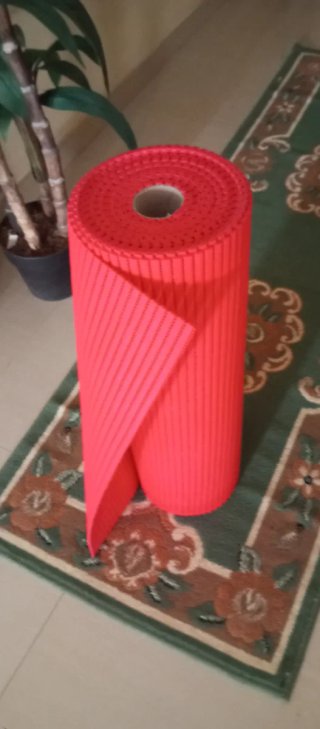 Rollo material rojo texturizado