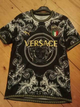 CAMISETA OFICIAL ITALIA. VERSACE  Talla S