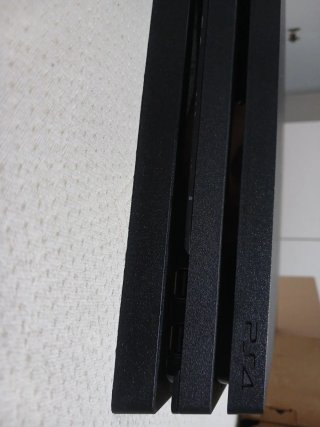 PS4 Pro Negra + Caja + Mando + Cables