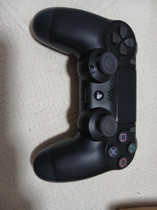PS4 Pro Negra + Caja + Mando + Cables