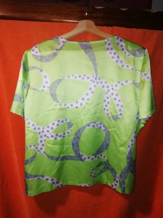 Blusa mujer verde estampada ligera