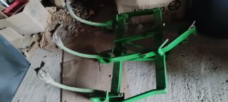Tractor Pasquali 945 con desbrozadora de cadenas