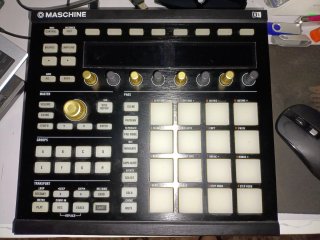 Native Instruments Maschine MKII