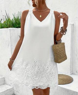 Vestido blanco con bordado NUEVO