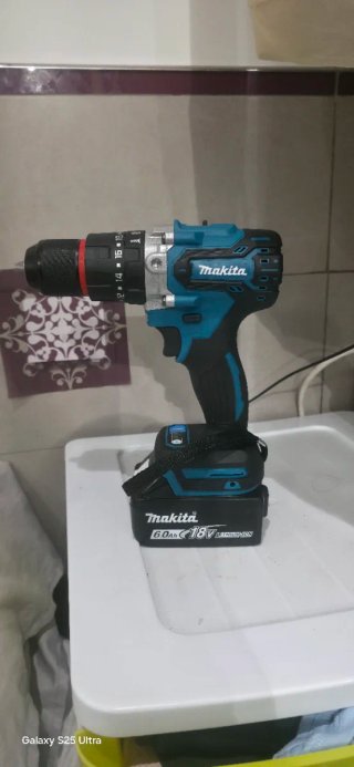 Atornilladora tipo Makita 18V 6.0Ah + Cargador