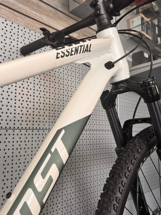 Bicicleta MTB Ghost Lanao Essential 27.5 T-M