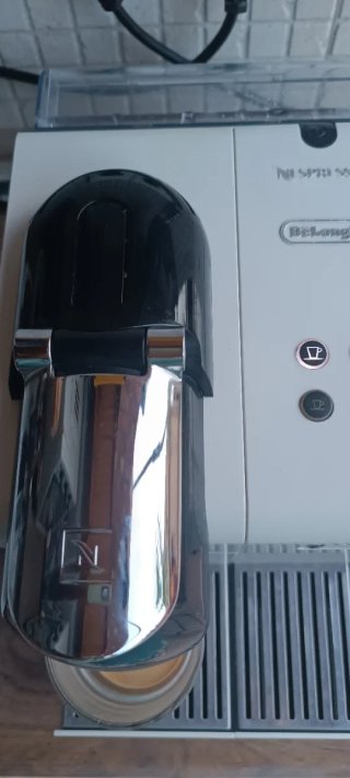 Cafetera Nespresso Latissima