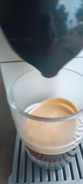 Cafetera Nespresso Latissima