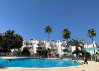Alquiler habitación doble calahonda