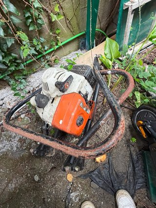Ahoyadora Stihl con broca