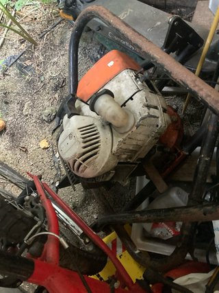 Ahoyadora Stihl con broca