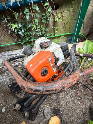 Ahoyadora Stihl con broca