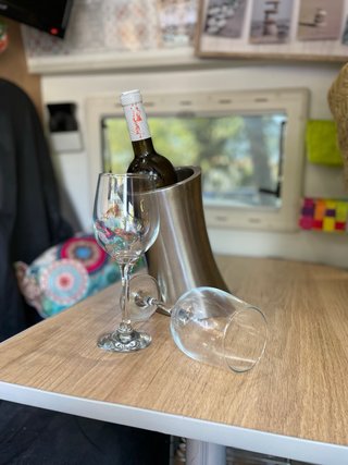 FURGONETA CAMPERIZADA  CON CAMBIO HECHO A VIVIENDA
