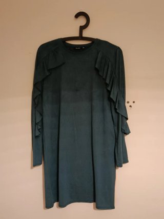 Vestido verde invierno con volantes