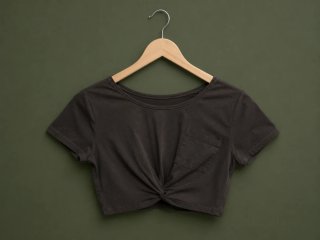 Top negro crop con nudo