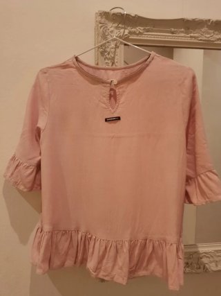 Blusa rosa Superdry con volantes
