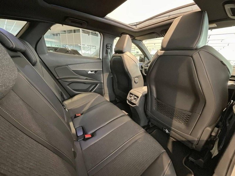 Peugeot 3008 2018, foto 24