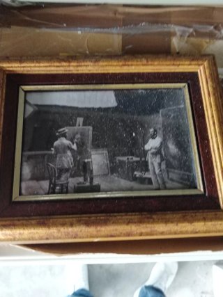 Quadro con cornice in legno e vetro