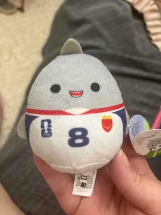Peluche Squishmallows Gordon Tiburón McDonald's