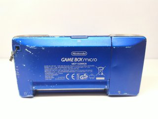 Nintendo Game Boy Micro + Cargador + Regalo (LEED)