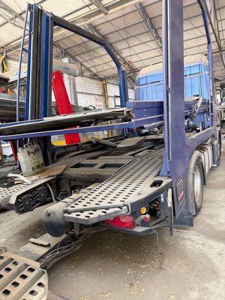 Portacoches Scania G440 Gente con ofertas serias