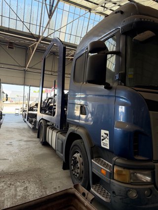 Portacoches Scania G440 Gente con ofertas serias