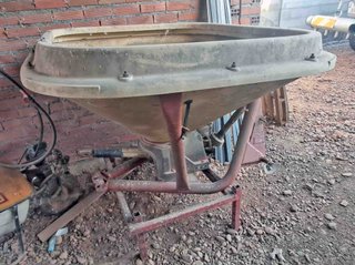 Abonadora pendular Vicon 600 Kilos.