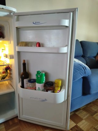Nevera blanca marca Edesa
