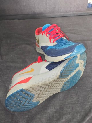 Nike Odyssey React Flyknit 2 Talla 43