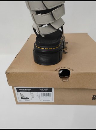 Dr. Martens 41