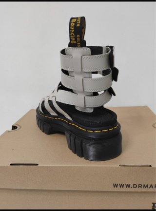 Dr. Martens 41