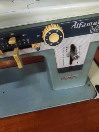 Máquina de coser Alfa Alfamatic 109