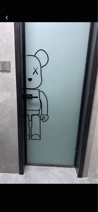 Decorazioni murali Kaws Bearbrick stilizzate