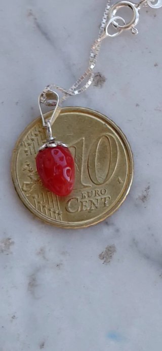 Collana con ciondolo fragola corallo