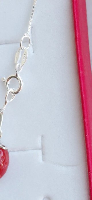 Collana con ciondolo fragola corallo