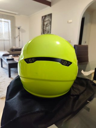 Casco de moto Scorpion amarillo