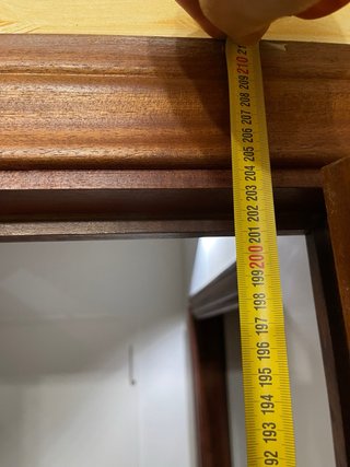 Puerta de madera con cristal