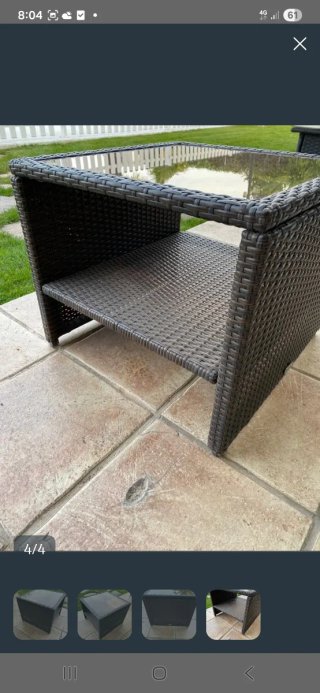 Mesa de terraza o jardín ratán y cristal
