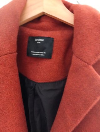 Chaqueta Bershka Roja