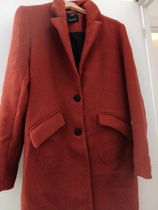 Chaqueta Bershka Roja