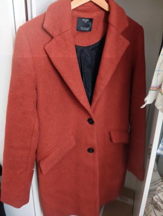 Chaqueta Bershka Roja