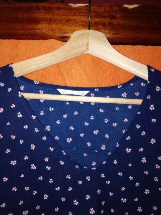 Blusa azul estampada