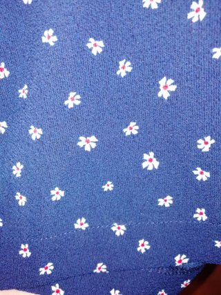 Blusa azul estampada