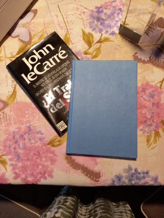 Libros John le Carré: La Casa Rusia y El Traidor.