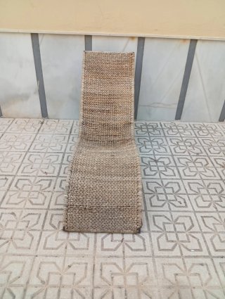 Tumbona de mimbre beige