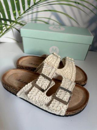 Sandalias encaje. Número 36