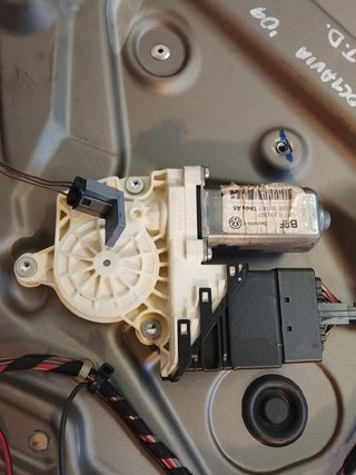 Elevalunas tras der skoda 117782g octavia 2924