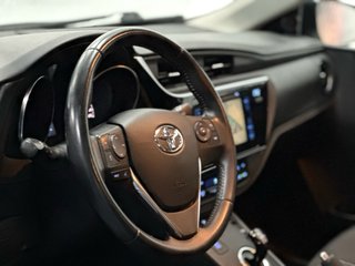 Toyota Auris Hybrid, año 2019